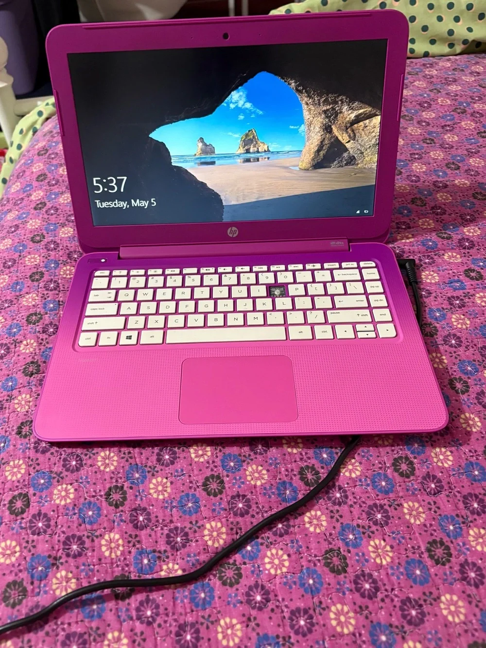 2016 HP STREAM Magenta Laptop size 13.3 inch LOCKED, NO CHARGER & O Key off